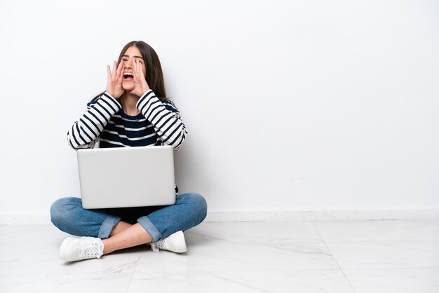 Jeune, femme, isolé, fond