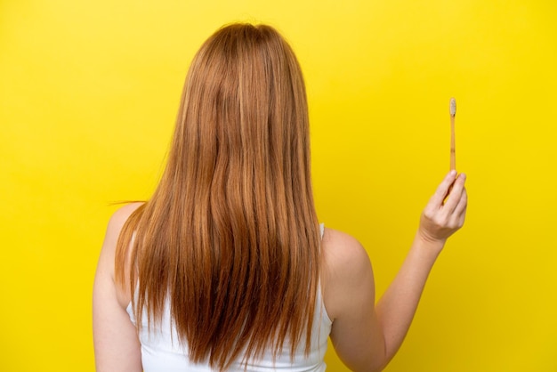 Jeune, femme, isolé, fond