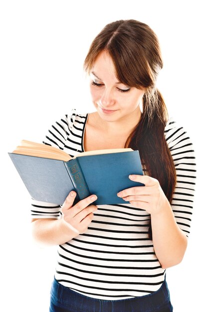 Jeune femme avec livre isolé sur fond blanc