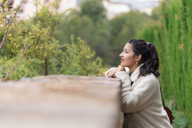 Jeune, femme, nature, endroit