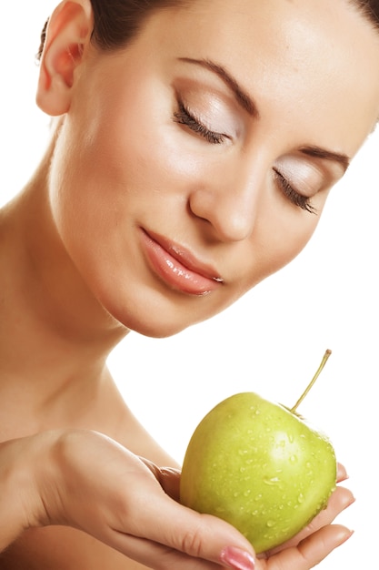 Jeune femme à la pomme verte