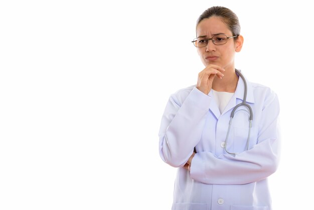 jeune femme stressée médecin pensant en regardant