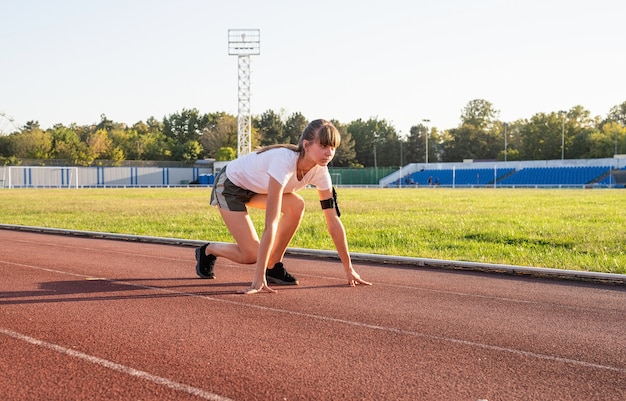 Jeune femme, travailler dehors