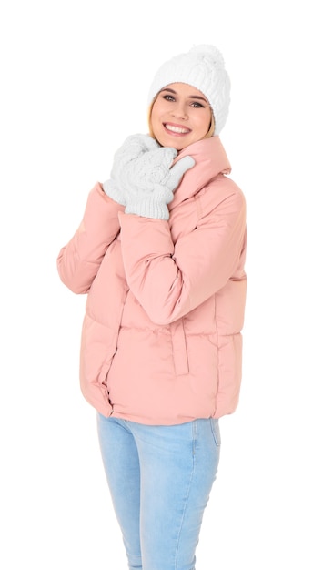 Jeune femme en vêtements chauds. Prêt pour les vacances d'hiver