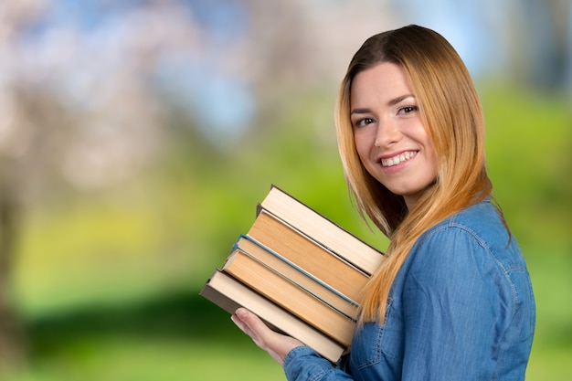 Jeune fille aux livres