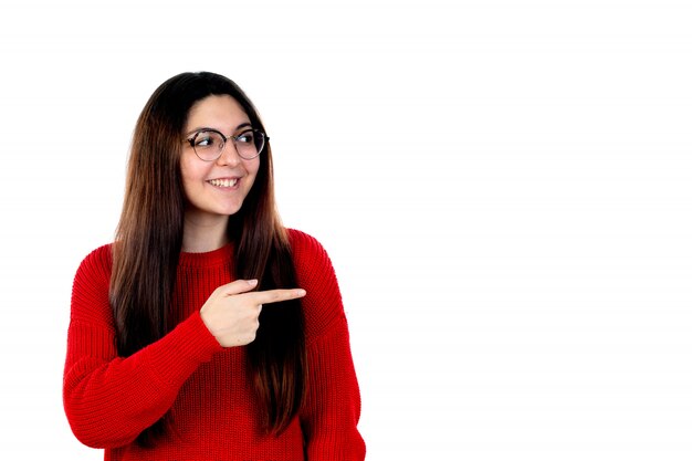 Jeune fille brune à lunettes