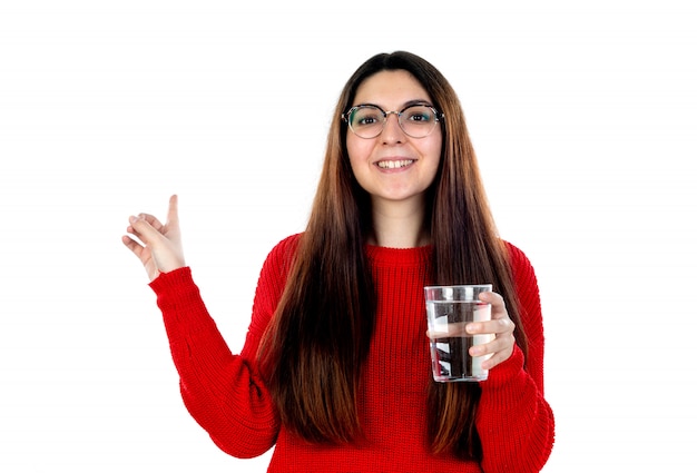 Jeune fille brune à lunettes