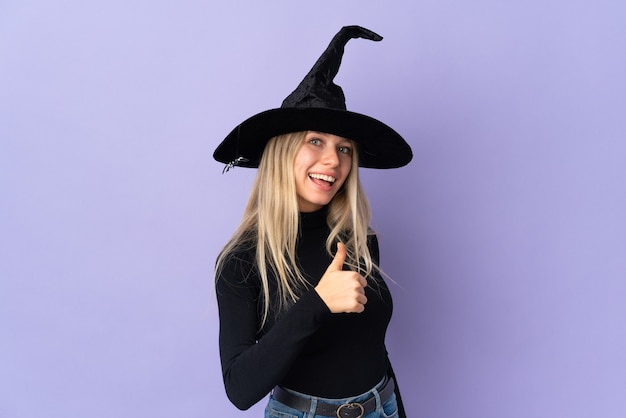 Jeune fille en costume d'halloween