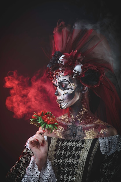 Jeune Fille à L'image De Santa Muerte