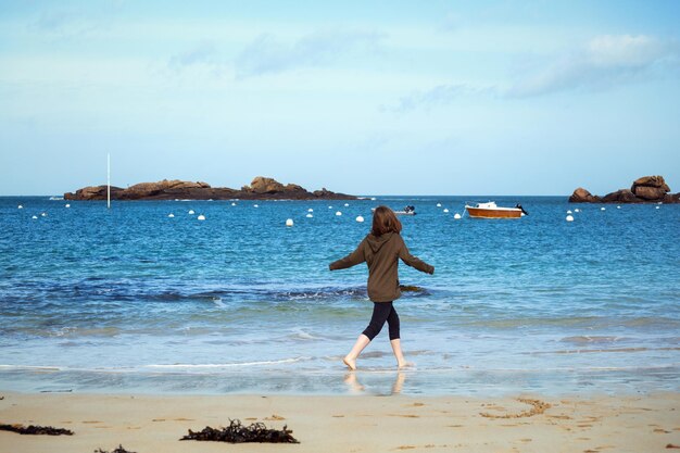 jeune fille et la mer