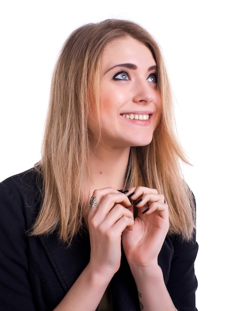 Jeune fille réfléchie sur fond blanc