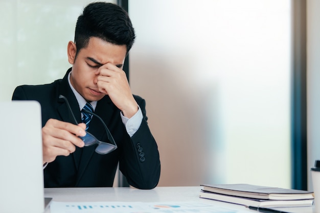 Jeune Homme D'affaires Stressé