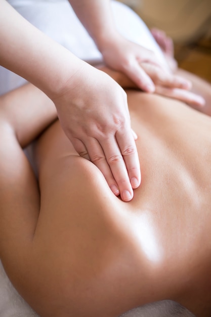 Jeune homme, avoir, massage