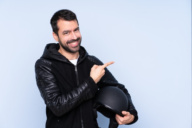 Jeune homme, à, casque moto