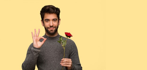 Jeune homme célébrant la Saint Valentin