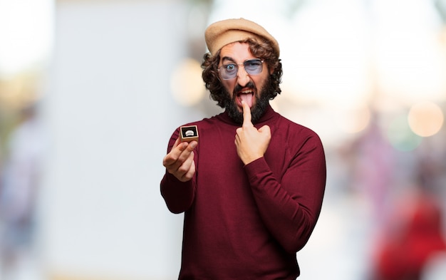 Jeune homme fou amoureux, concept de la Saint-Valentin.