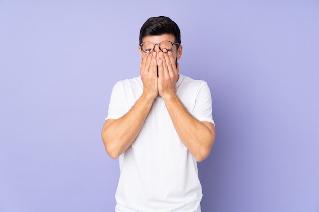 Jeune homme, sur, isolé