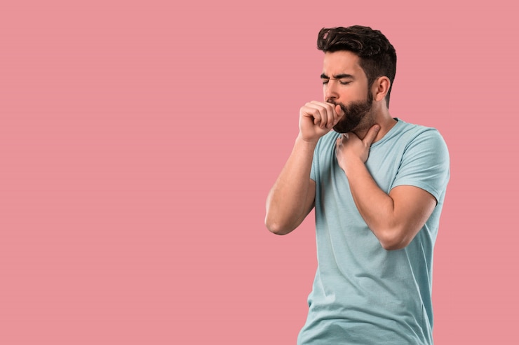 Photo jeune homme qui tousse et malade
