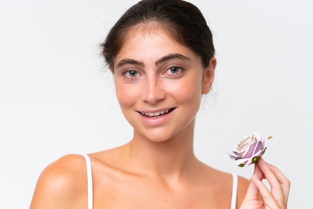 Une jeune et jolie femme blanche.