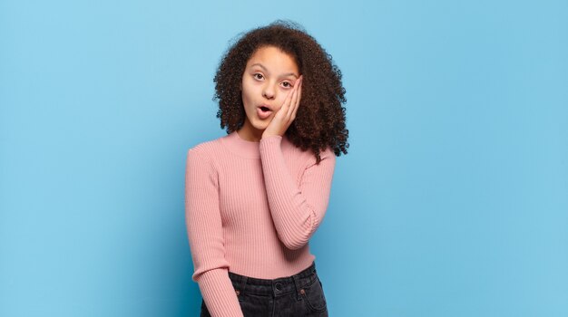 jeune jolie fille afro