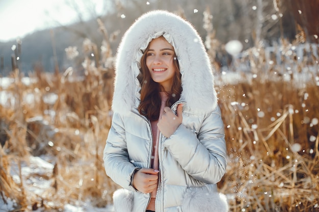 jeune jolie fille à winter park