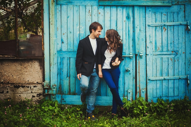 Jeune et romantique couple