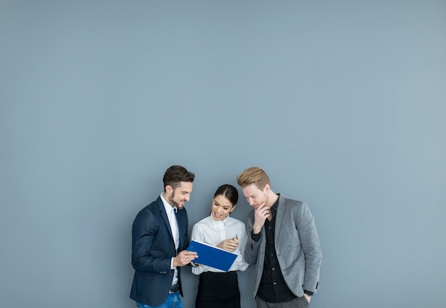 Jeunes au bureau