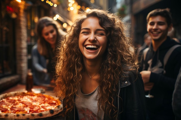 Photo les jeunes dînent et s'amusent en mangeant de la pizza italienne ensemble