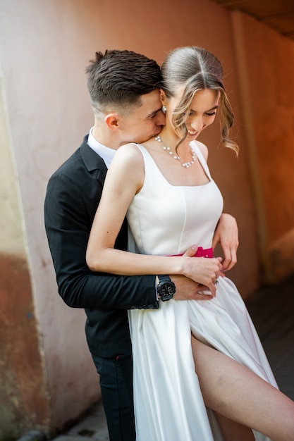 Jeunes mariés européens Jour de mariage