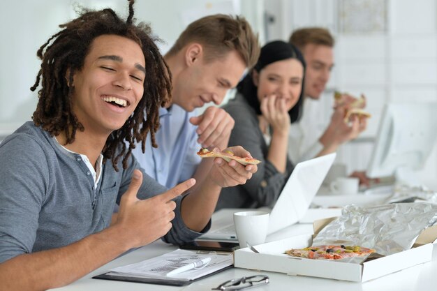 Les jeunes en pause