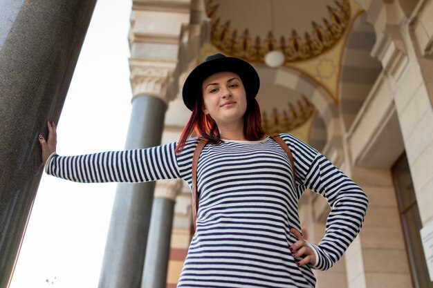 Photo jeunes s'amuser sur la rue de la ville