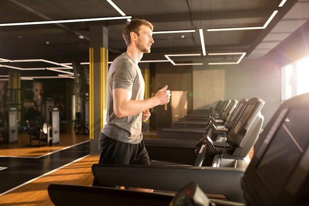 Jogging son chemin vers une bonne santé