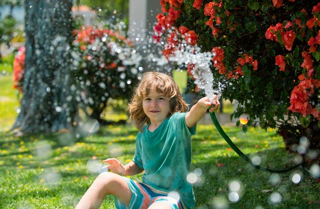 274 000+ Jardinier Femme Photos, taleaux et images libre de droits