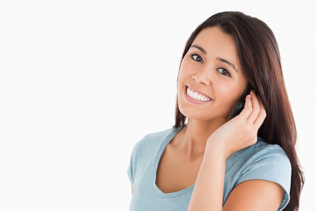 Jolie femme au téléphone