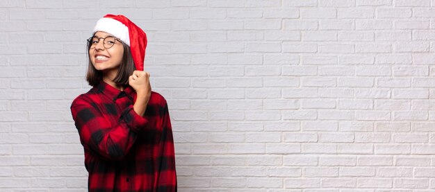 Jolie femme avec bonnet de Noel