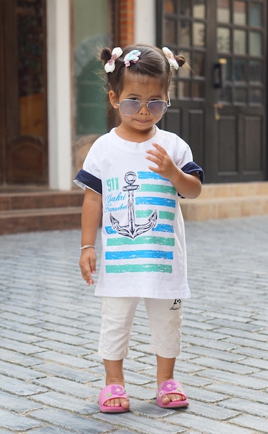 Photo jolie fille asiatique avec des lunettes potrait