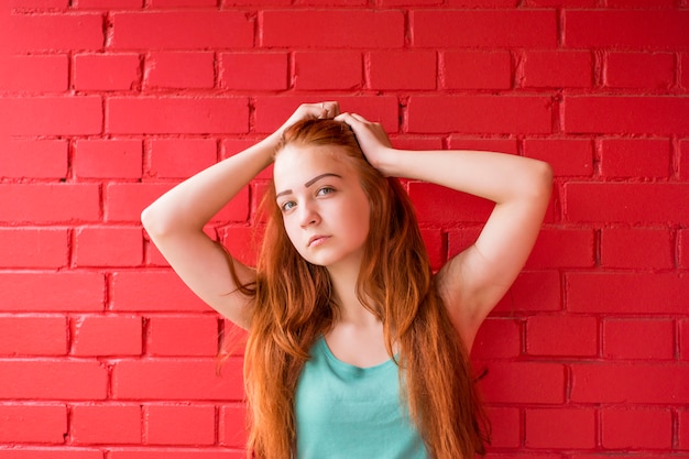 Jolie fille cheveux roux