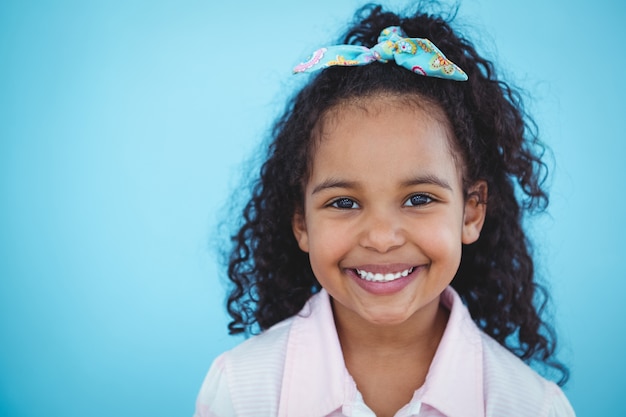 Photo jolie fille souriante