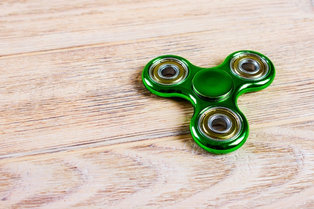 Jouet anti-stress vert fidget spinner