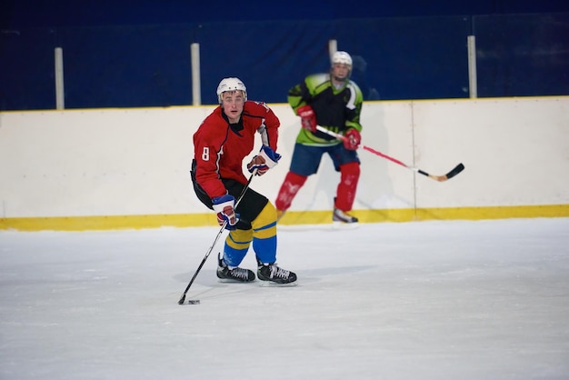 joueurs de sport de hockey sur glace en action, concpet de compétition commerciale