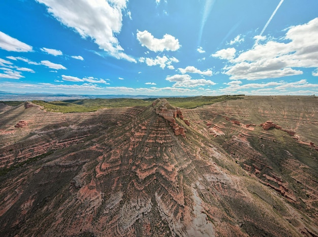 Joyau caché dans la Sierra Explorer les châteaux et la végétation luxuriante d'Armantes près de Calatayud