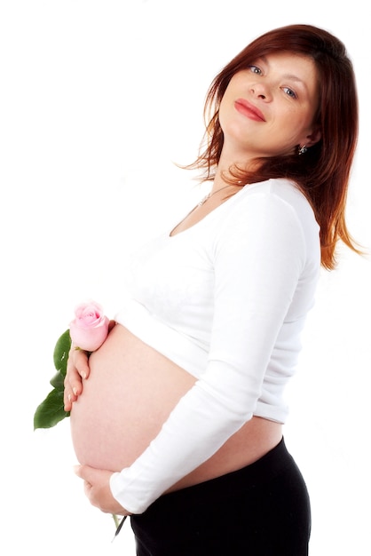 Photo joyeuse femme enceinte