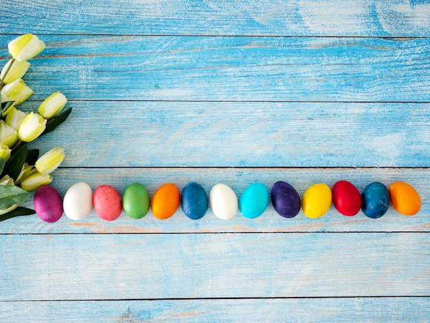 Joyeuses Pâques et fond de printemps