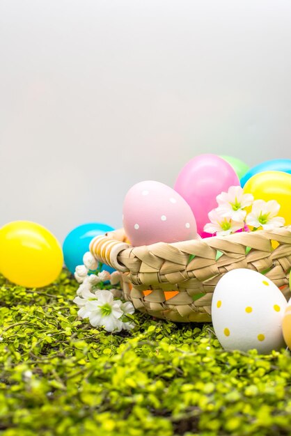Joyeuses Pâques, lapin et œuf, les chrétiens du monde entier célèbrent