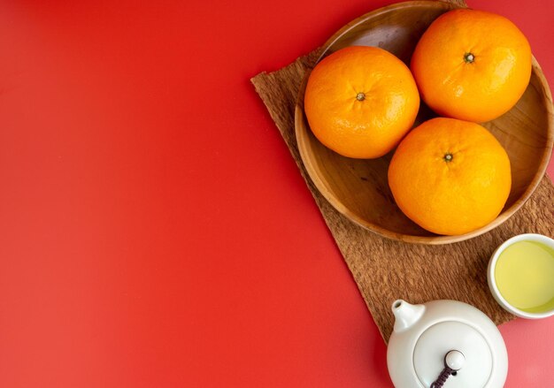 Joyeux Nouvel An chinois avec des mandarines Phrases chinoises signifie respectivement bonne chance.