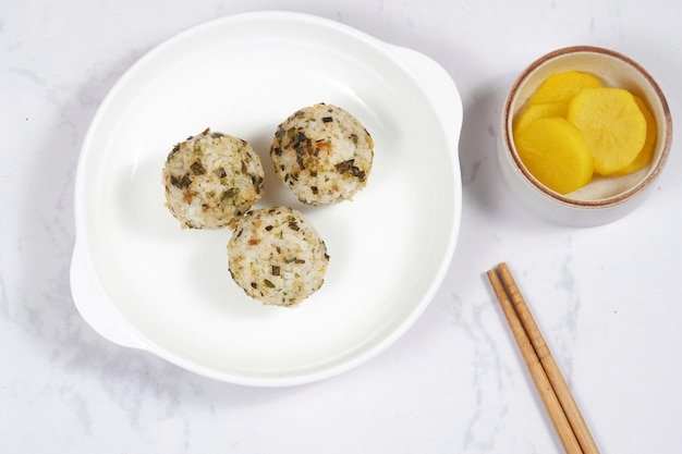 Jumeogbap ou boule de riz coréen. Une célèbre cuisine coréenne traditionnelle,