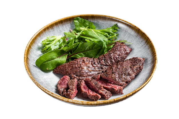 Jupe de surlonge de boeuf viande steak grillé isolé sur fond blanc