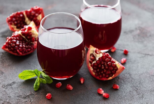 Jus de grenade aux fruits frais de grenade