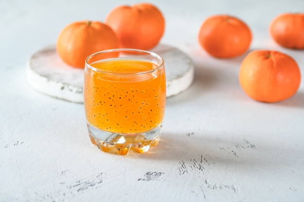 Jus d'orange aux graines de basilic