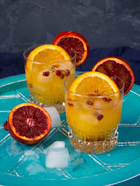 Jus d'orange frais avec de la glace